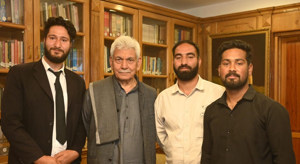Save Youth Save Future foundation delegation calls on lg Manoj Sinha, discusses public issues and nasha mukt J&K