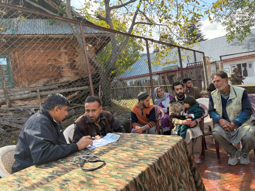 Indian Army, Jai Bharat Seva Foundation Organise Multi-Speciality Medical Camp in Chowkibal, 450 Beneficiaries Receive Healthcare